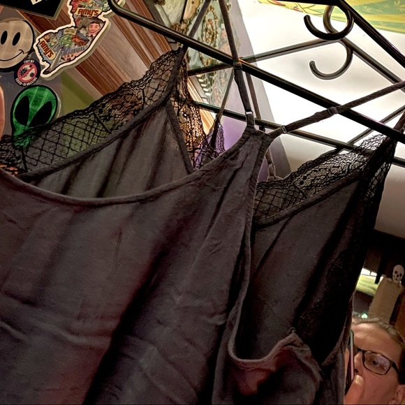 🌼💫🌺 3 Pack of AEO Tanks 🌺💫🌼 - Picture 13 of 16